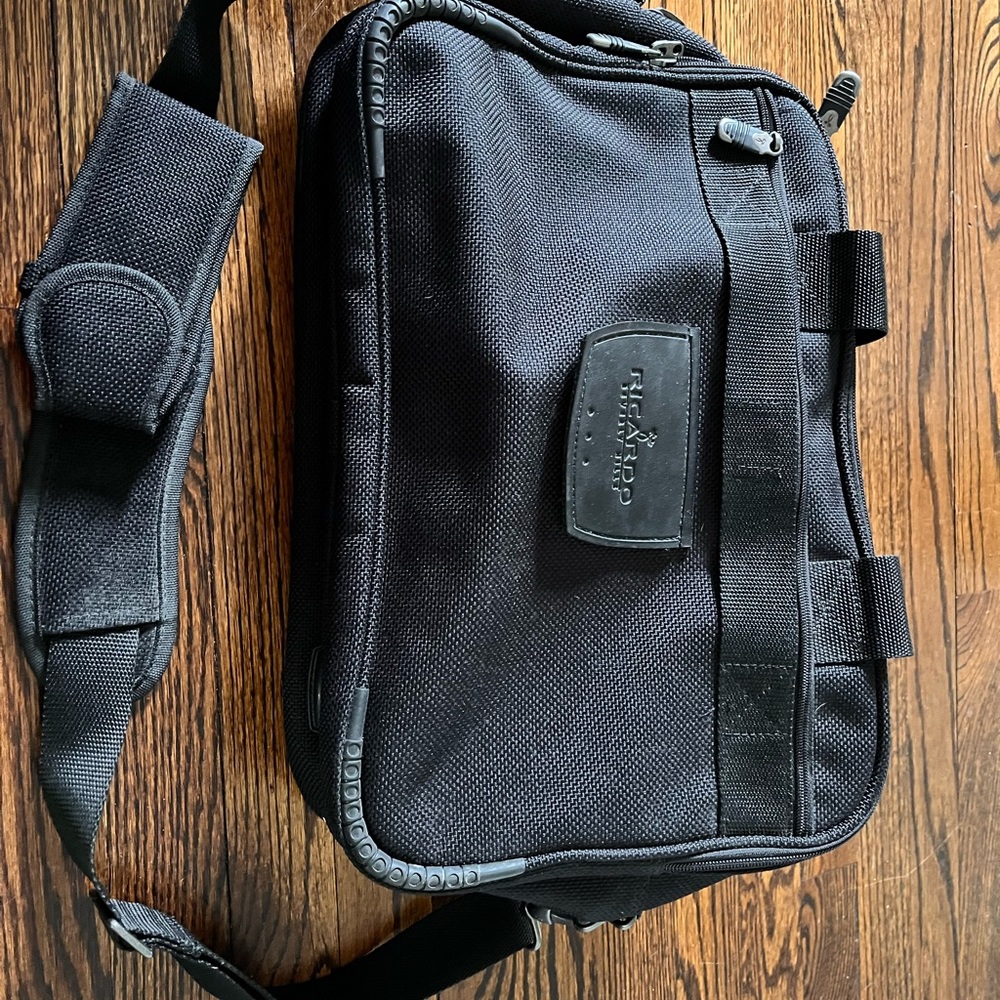 Small bag for men by Ricardo